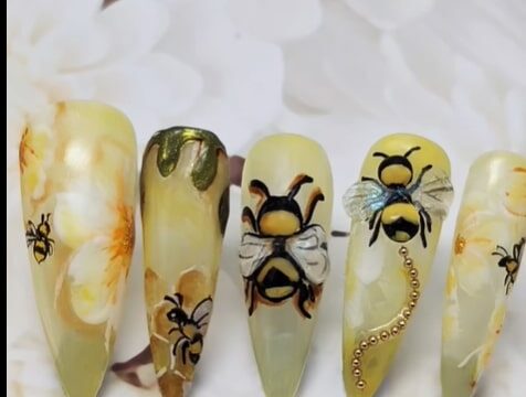 Bee nail